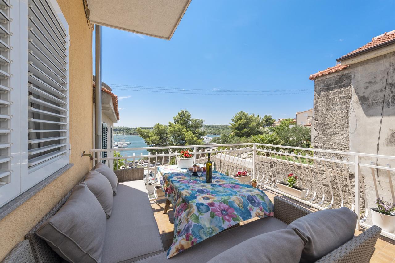 Apartments Tara, Sibenik - Mandalina 외부 사진